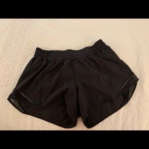 Lululemon Hotty Hot Short || 2.5”